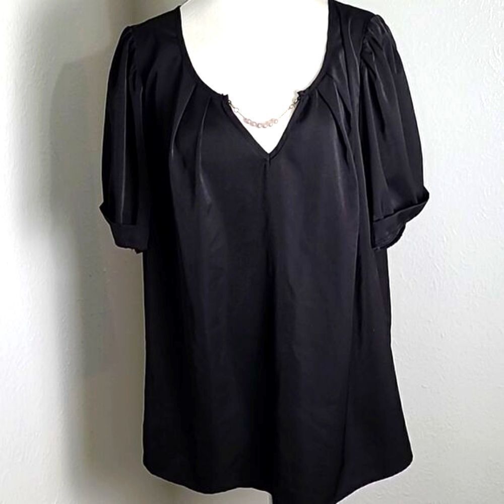 Shein Black Short Sleeve Top with Gold Pearl Chain at Neckline, Size 4X